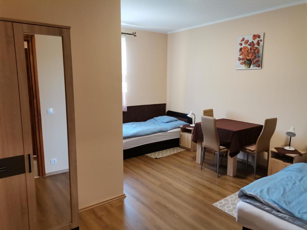 Okerka Vendeghaz Apartment Csesztreg Bagian luar foto