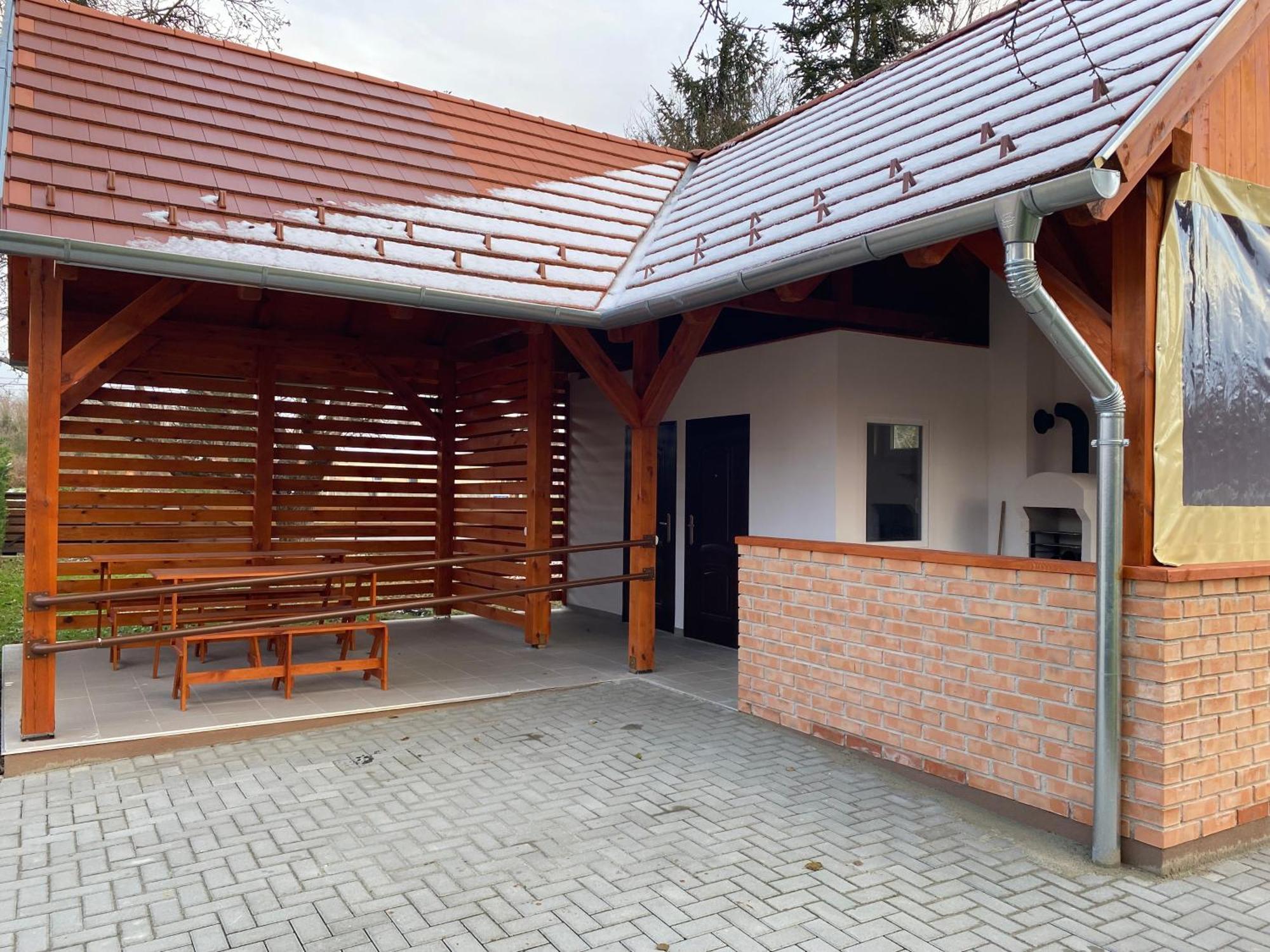 Okerka Vendeghaz Apartment Csesztreg Bagian luar foto