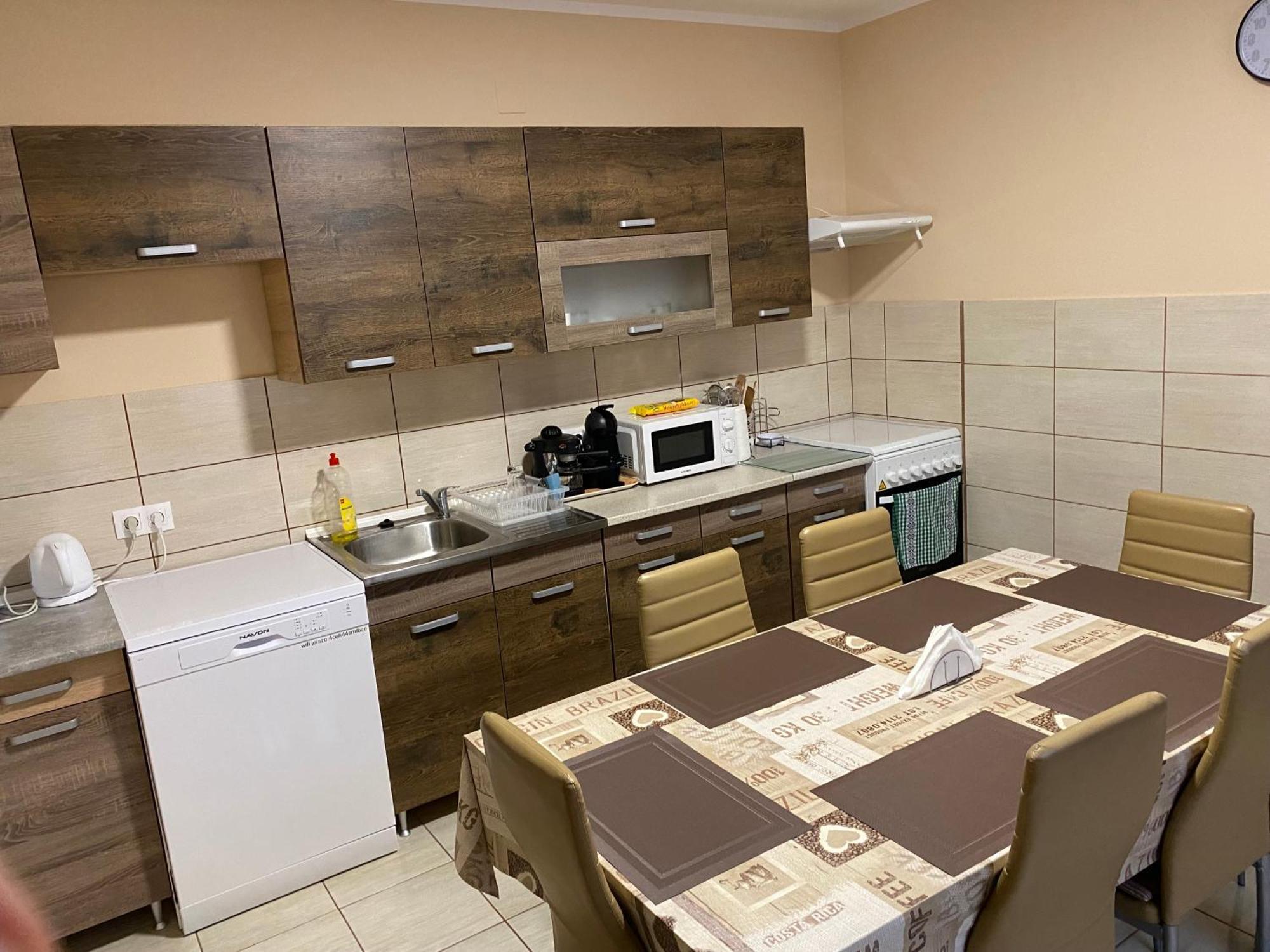 Okerka Vendeghaz Apartment Csesztreg Bagian luar foto